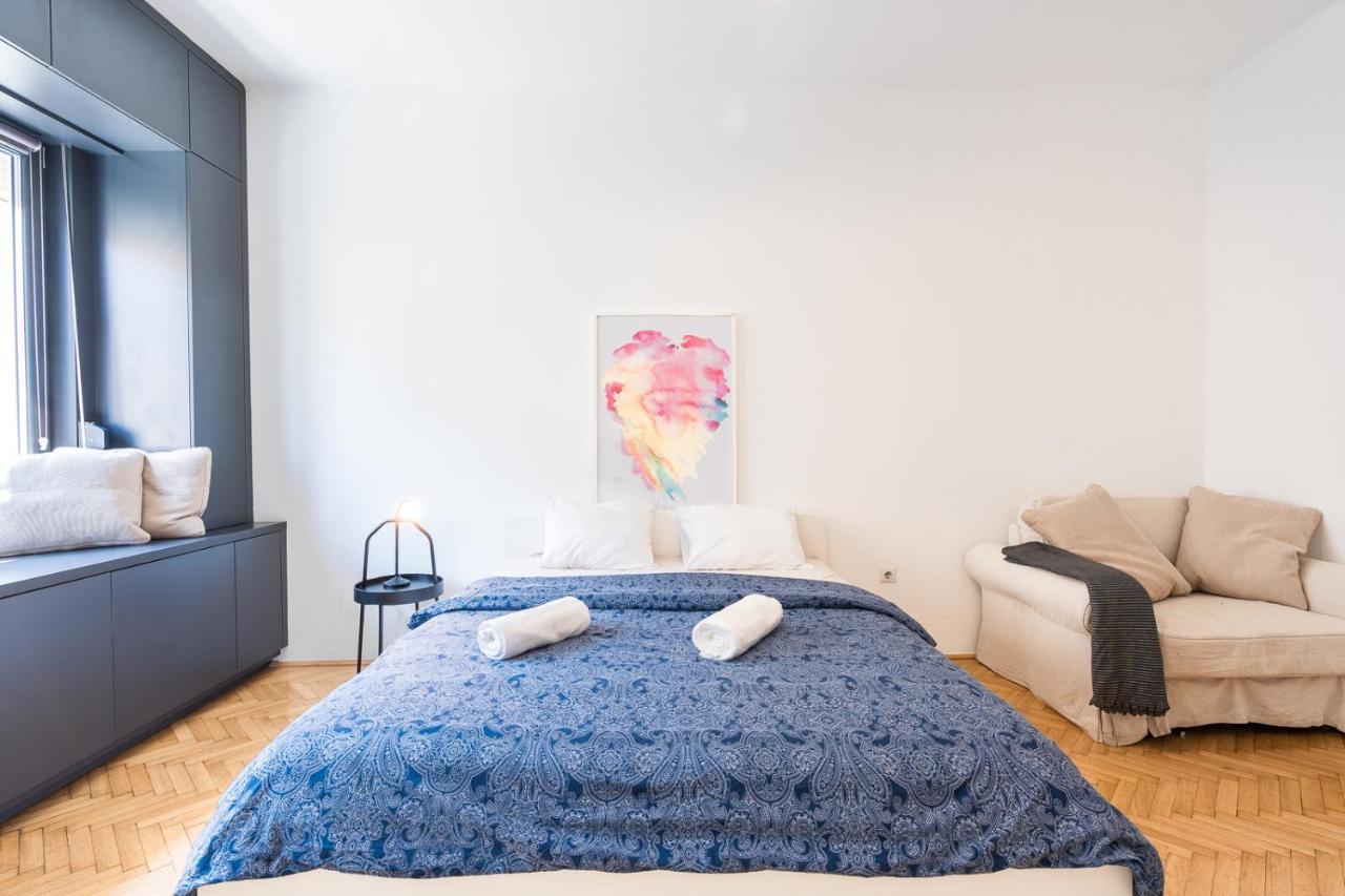 Bright Studio With Parliament View, Free Parking 布达佩斯 外观 照片