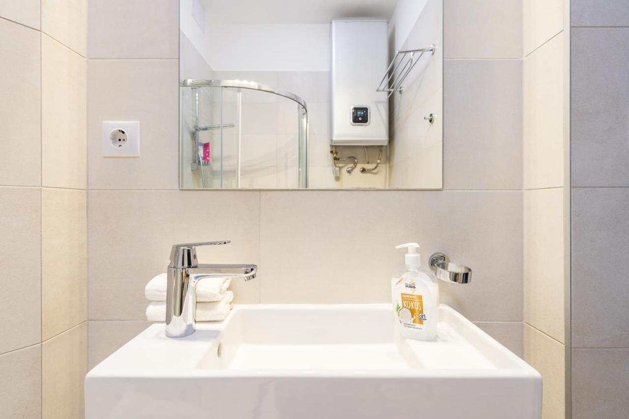 Bright Studio With Parliament View, Free Parking 布达佩斯 外观 照片